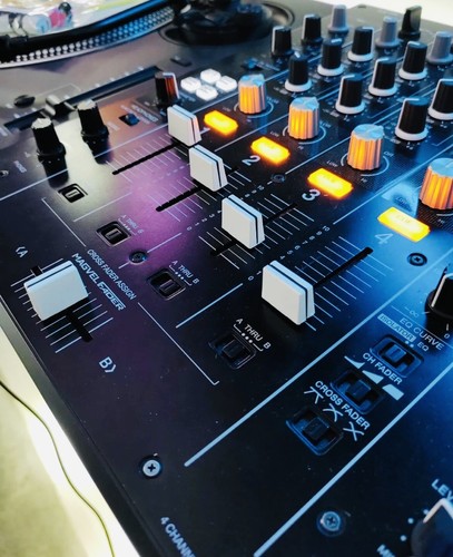 White dac2371 knob - x, fader
